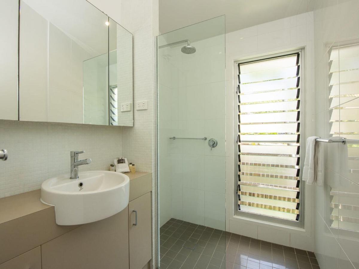 Whispering Palms Villa Nelly Bay Bagian luar foto
