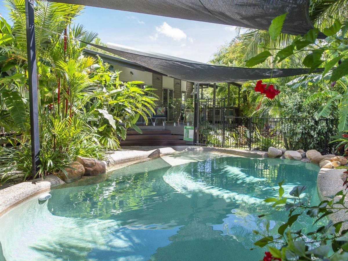 Whispering Palms Villa Nelly Bay Bagian luar foto